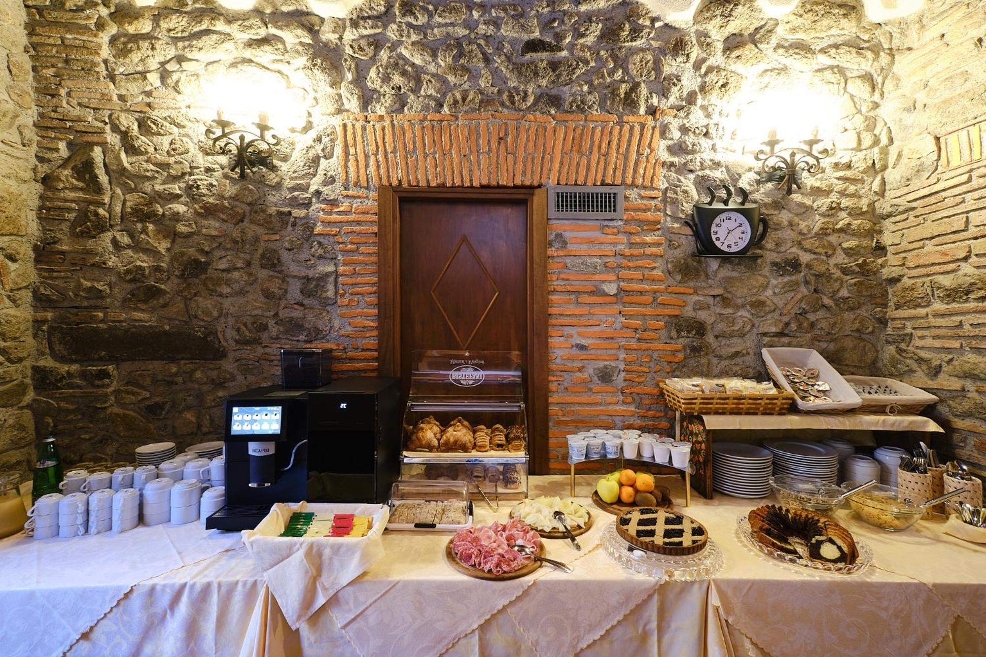 Albergo Della Posta Bracciano  Exterior photo